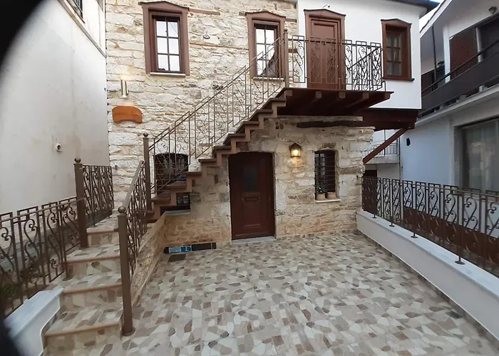 Mama's Home, Kallirachi Village Daire